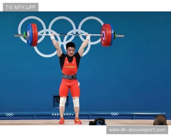 中国举重队又出怪物级力量型天才