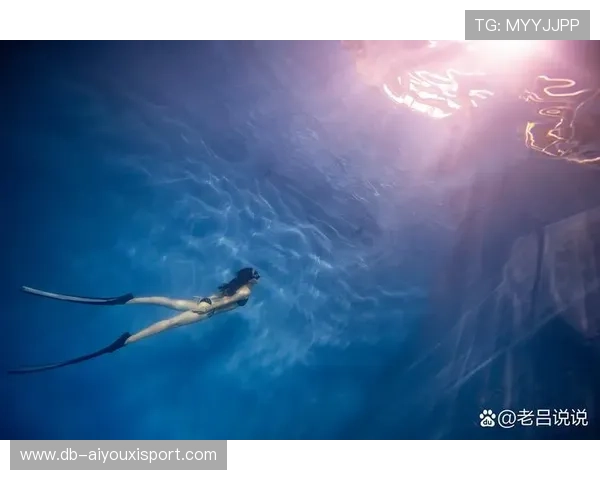 自由潜的“静态闭气”:水中静止的窒息艺术 自由潜的“静态闭气”:水中静止的窒息艺术